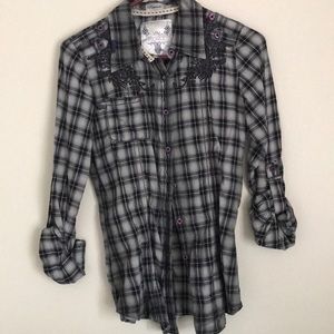 Roar Button Up